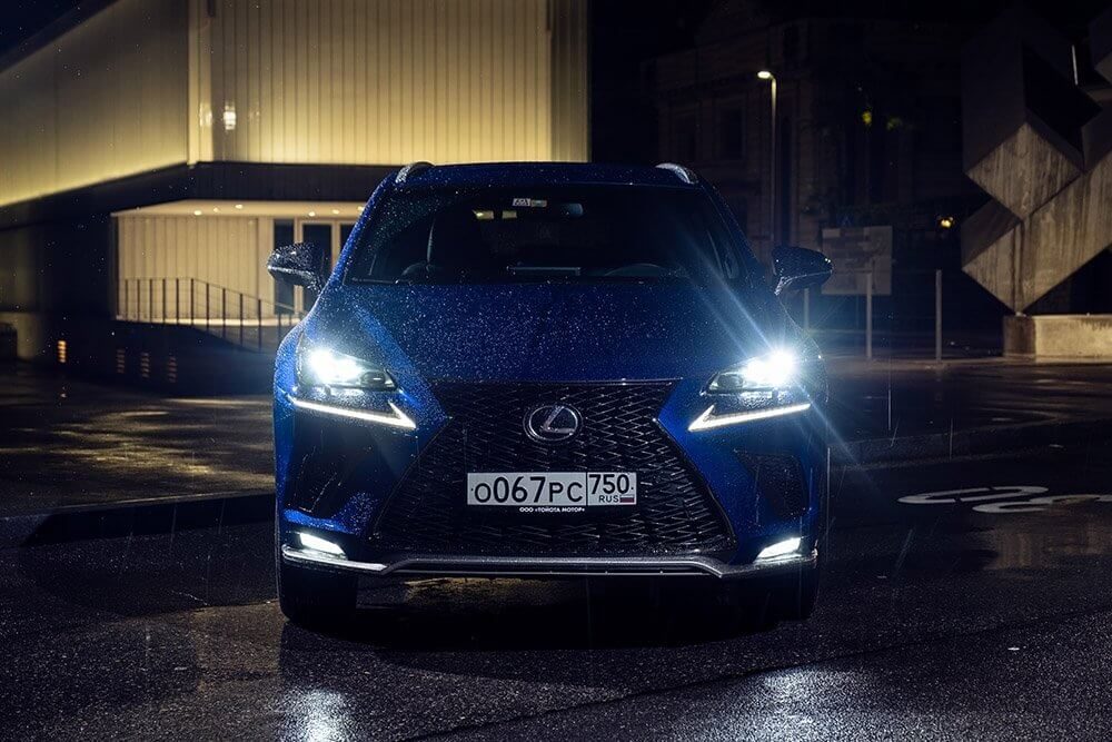 Из Цюриха в Милан: тест-драйв обновленного Lexus NX